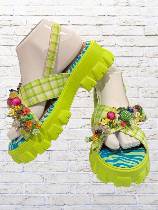 Betsey Johnson Shoes - Betsey Johnson Womens Frankee Lime Green Platform Sandals Shoes Size 7